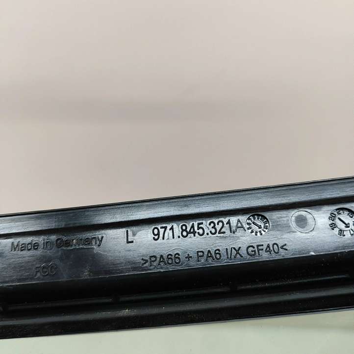 Porsche Panamera (2016 - 2020)  971845321A Маленькое стекло 