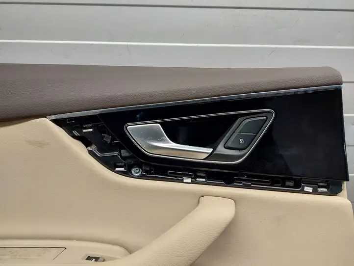 Audi Q7 4M (2015 - ) 4M0868067B Обшивка задней двери — фото 4