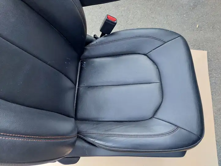 Chrysler Pacifica (2016 - ) 5RT20DX9AB Переднее сиденье пассажира — фото 2