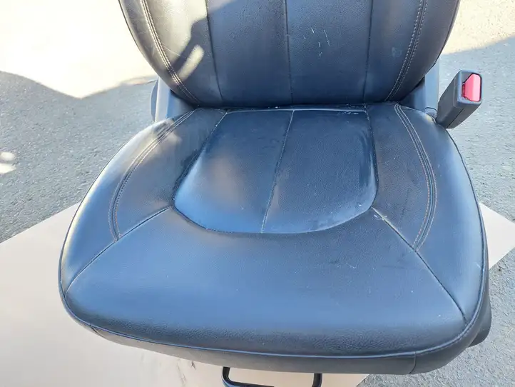 Chrysler Pacifica (2016 - ) 5RT20DX9AB Переднее сиденье пассажира — фото 9