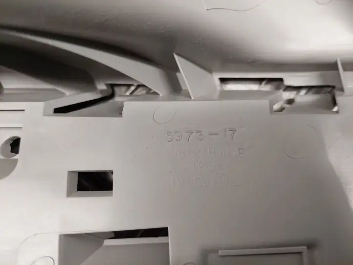 Chrysler Pacifica (2016 - ) 5SB12TRMAB Обшивка стойки A — фото 2