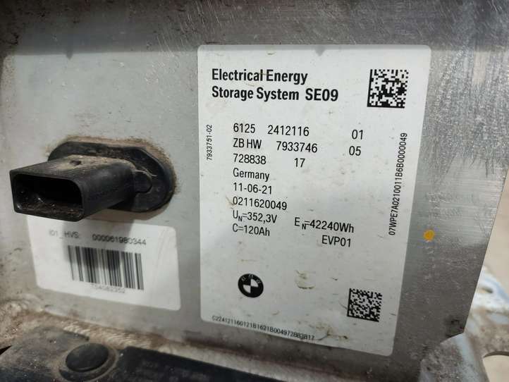 BMW i3 (2013 - )  2412116  Аккумуляторная батарея гибридного / электрического автомобиля