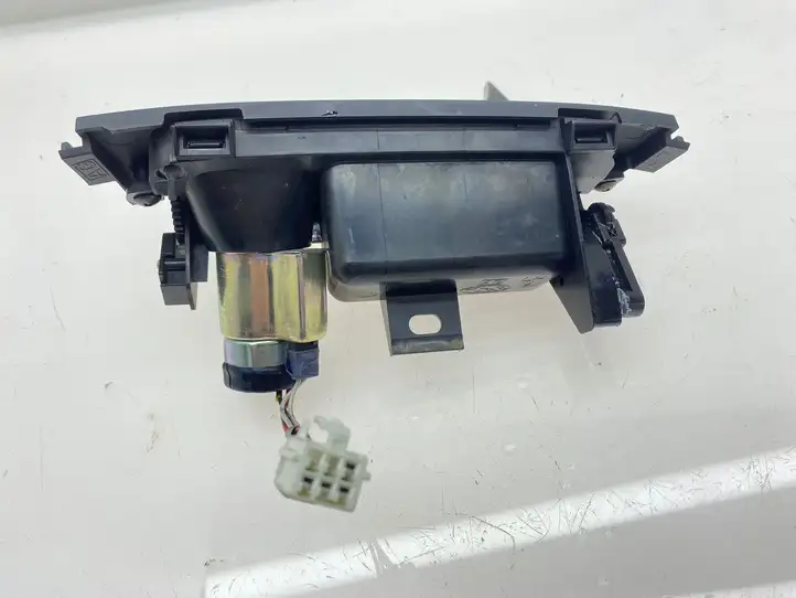 Subaru Outback (2007 - 2009) 92122AG210 Передняя пепельница — фото 3