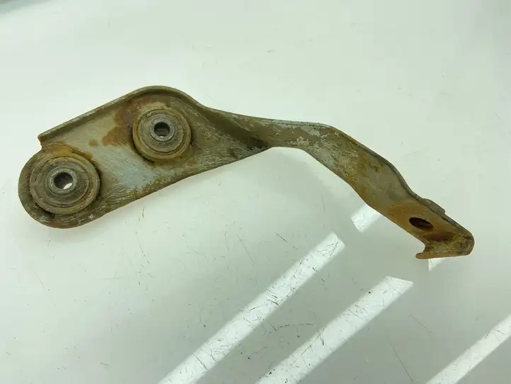 Subaru Legacy (2003 - 2009) Кронштейн глушителя — фото 1