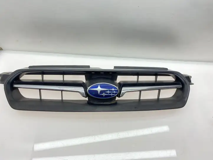 Subaru Legacy (2003 - 2009) Верхняя решетка радиатора — фото 1