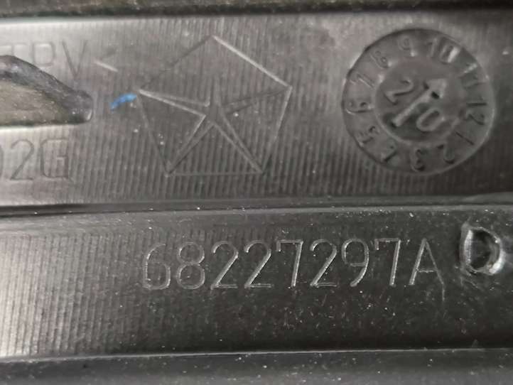 Chrysler Pacifica (2016 - )  68227297A Отделка заднего бокового стекла