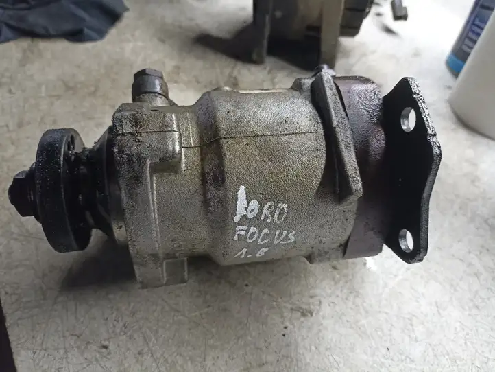 Ford Focus (1998 - 2004) R9044Z013A Топливный насос — фото 1