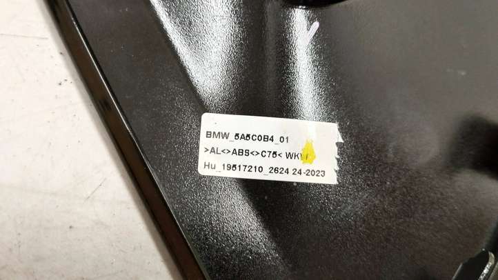BMW i4 (2021 - )  5a5c0b4 Отделка заднего бокового стекла