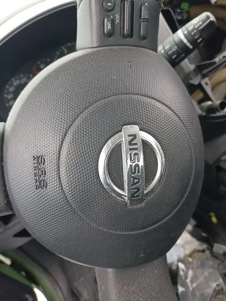 Nissan Micra (2003 - 2007) Подушка безопасности руля — фото 1