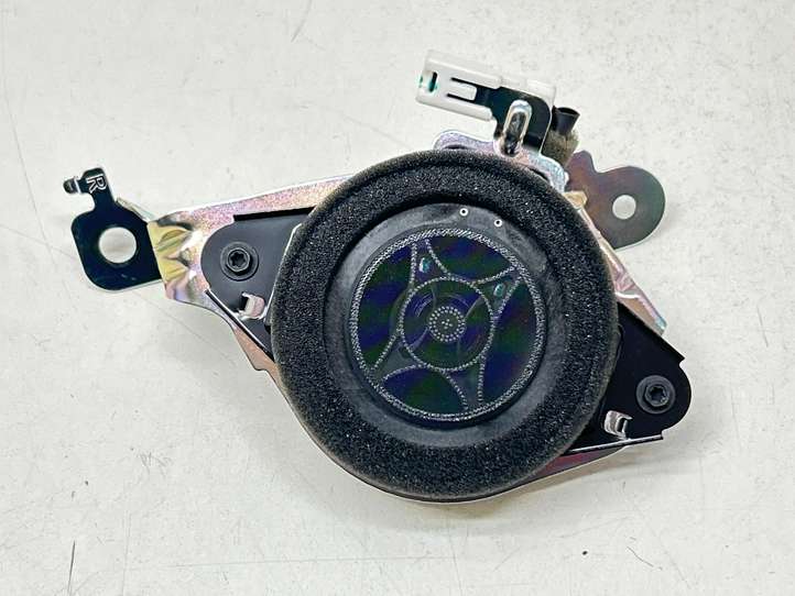 Toyota Land Cruiser (J150) (2009 - )  8615060210 Потолочный динамик