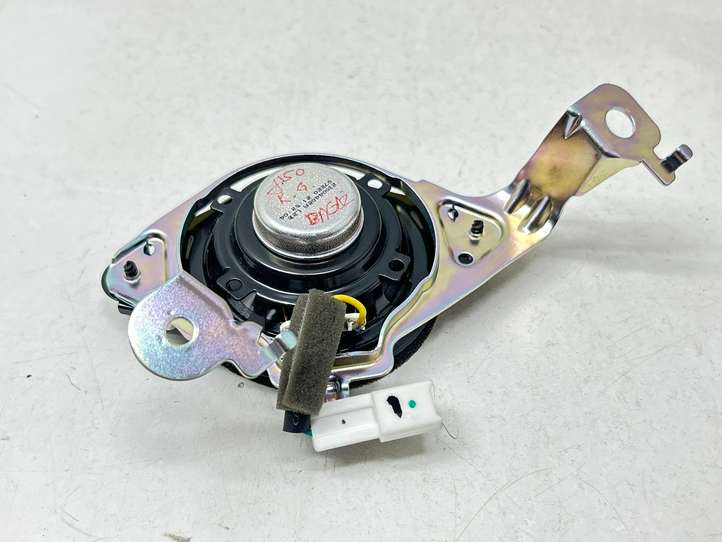 Toyota Land Cruiser (J150) (2009 - )  8615060220 Потолочный динамик