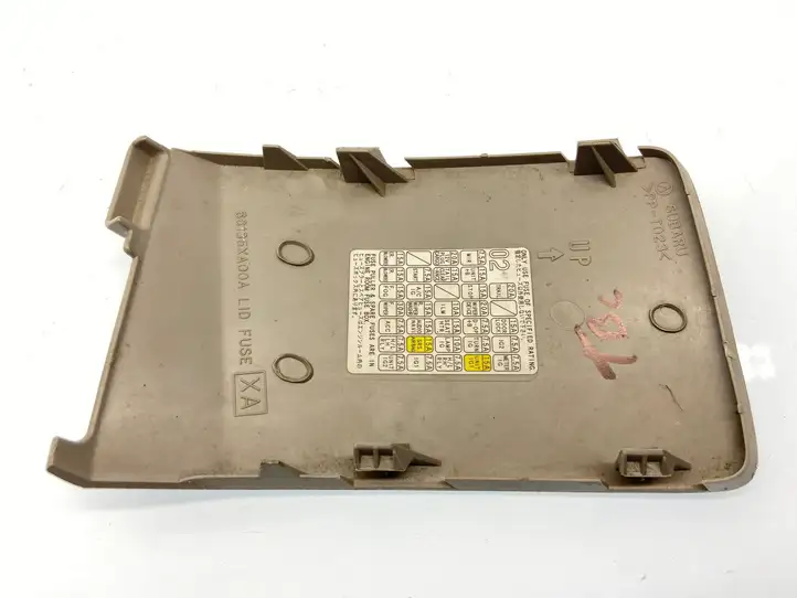 Subaru B9 Tribeca (2004 - 2007) 66135XA00A Крышка ящика предохранителей — фото 1