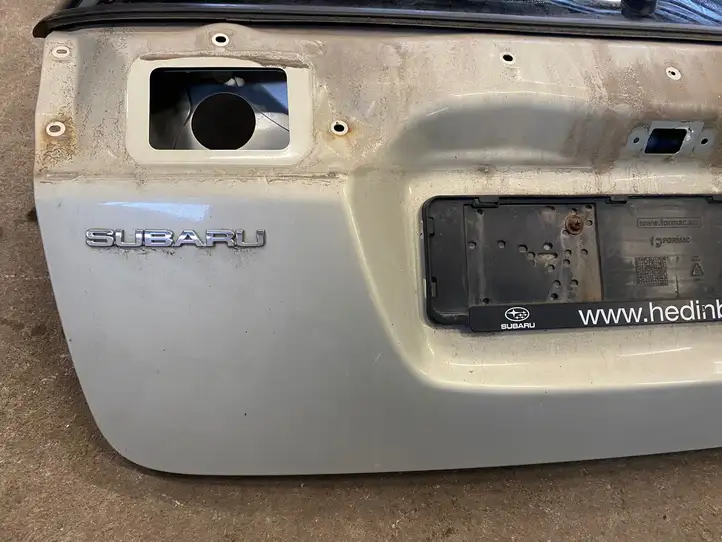 Subaru Outback (2003 - 2007) Крышка багажника — фото 4