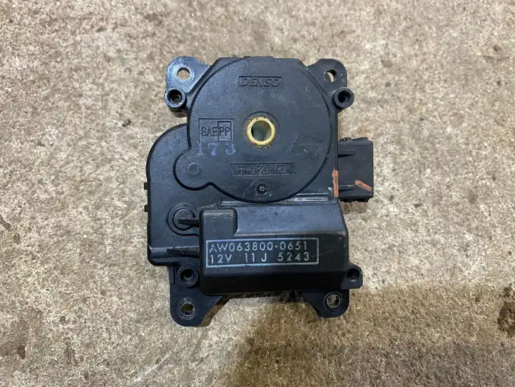 Subaru Tribeca (2007 - 2014) AW0638000651 Двигатель задвижки потока воздуха — фото 1