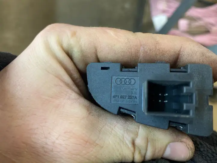 Audi A6 S6 C6 4F (2004 - 2008) 4F1927227A Другие включатели / ручки/ переключатели — фото 2