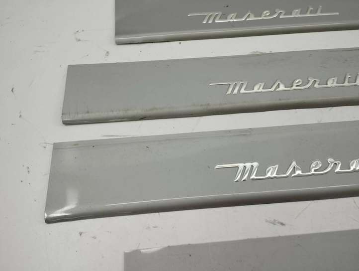 Maserati Quattroporte (2008 - 2012)   Отделка переднего порога кузова
