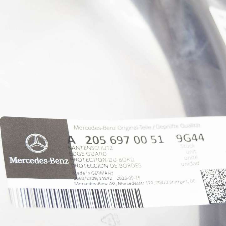 Mercedes-Benz C W205 (2014 - 2021)  A20569700519G44 Уплотнительная резина передней двери (на дверях)