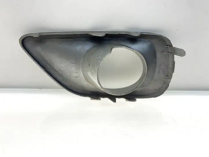 Subaru Legacy (2003 - 2009) 57731AG400 Решетка противотуманной фары — фото 2