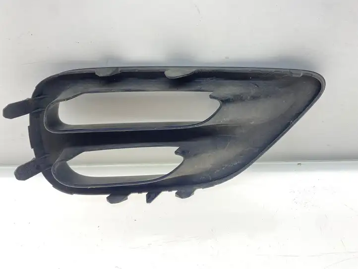 Subaru Legacy (2003 - 2009) 57731AG030 Решетка противотуманной фары — фото 1