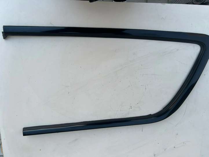 Chrysler Pacifica (2016 - )  68227297AD Отделка заднего бокового стекла