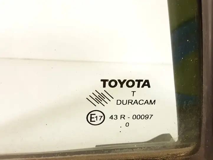 Toyota Verso (2009 - 2012) 681890F010A1 Форточка двери — фото 3