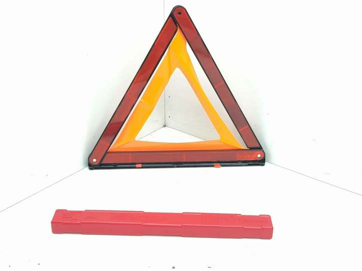 Mercedes-Benz EQA (2021 - )  A1718900097 Аварийный знак