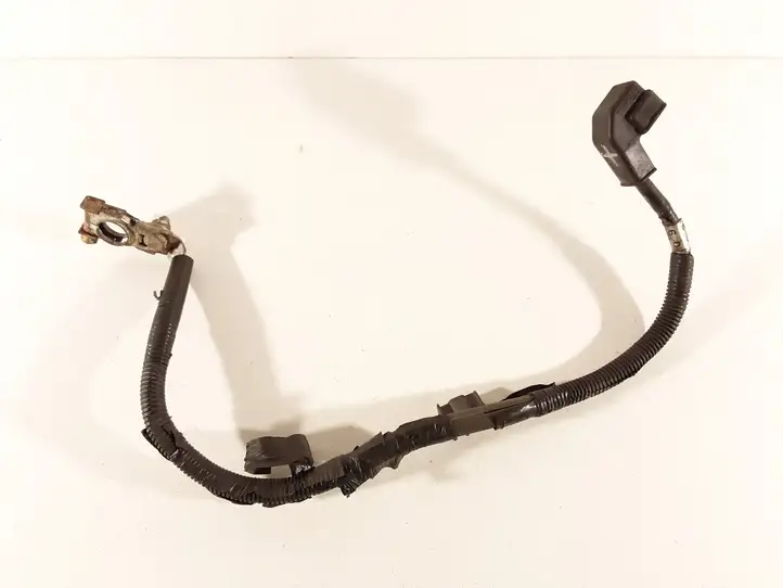Subaru Legacy (2009 - 2013) Плюсовой провод аккумулятора — фото 1