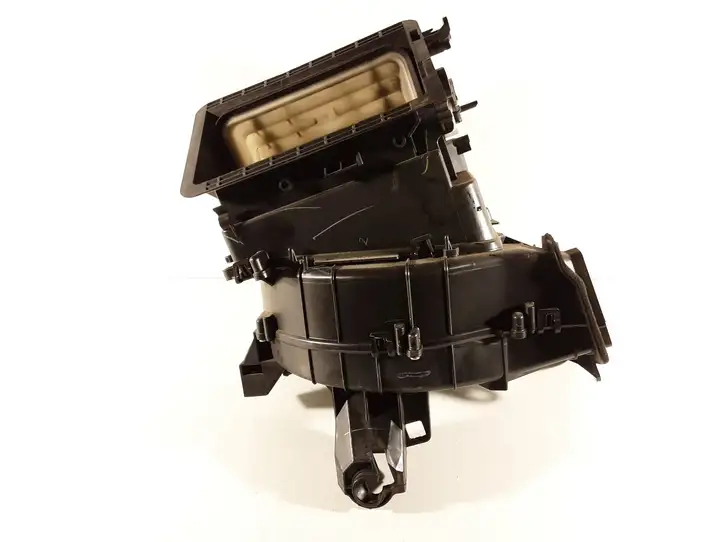 Toyota Verso (2009 - 2012) 8701002061 Пластиковый корпус — фото 4