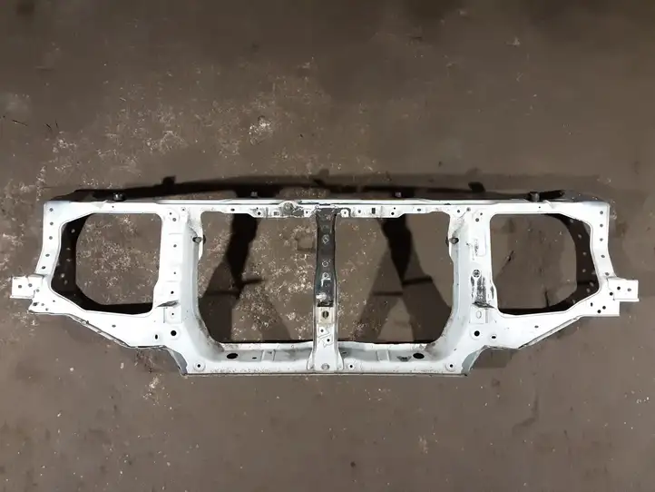 Mitsubishi Pajero (2003 - 2006) Панель радиаторов двигателя — фото 1