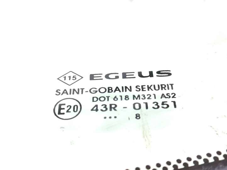 Nissan NV300 (2012 - 2020)  43R01351 Маленькое стекло 
