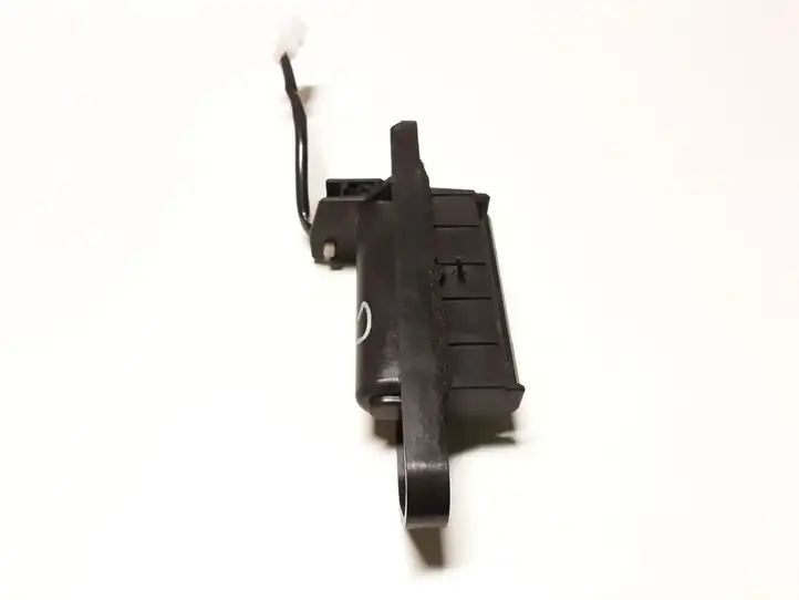 Mitsubishi Outlander (2007 - 2012) Ручка крышки багажника — фото 2