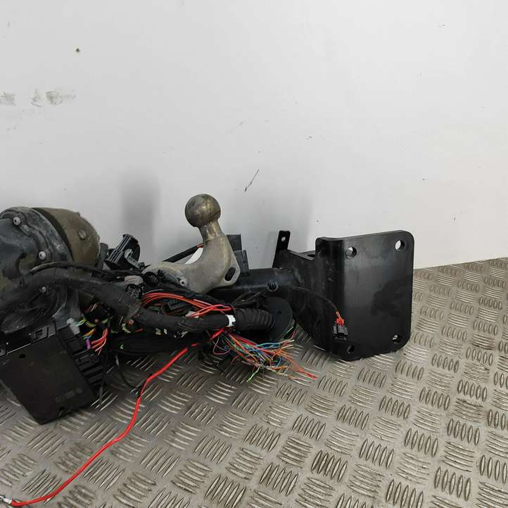 BMW iX (2021 - )  8738183 Комплект крюка