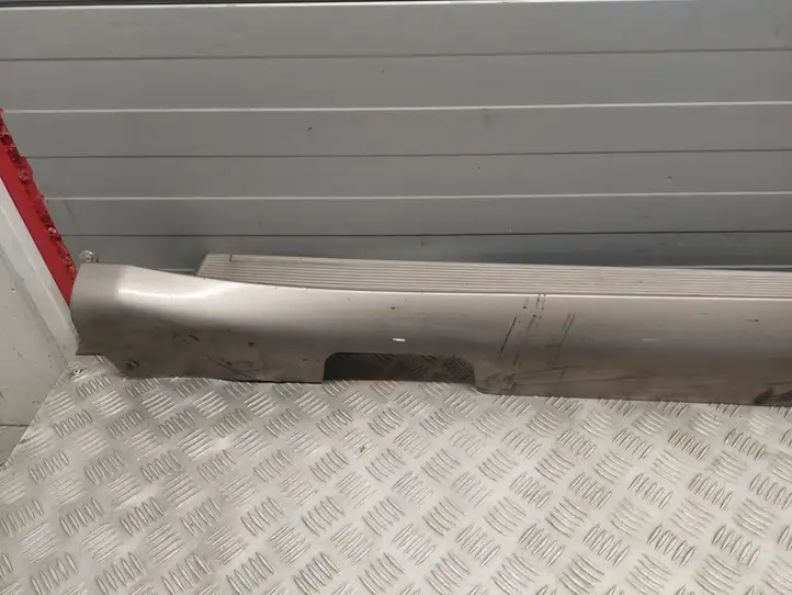 Chrysler Pacifica (2016 - ) Порог кузова — фото 3