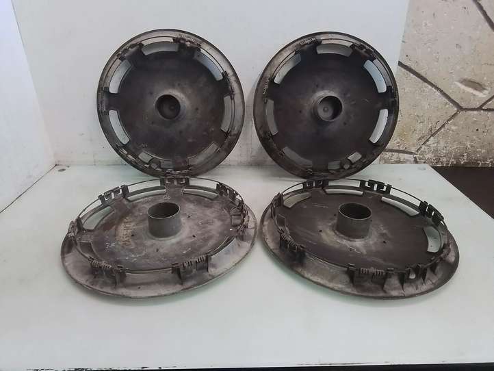 Skoda Octavia Mk1 (1U) (1996 - 2004)  1U0601147C Колпак (колпаки колес) R 15