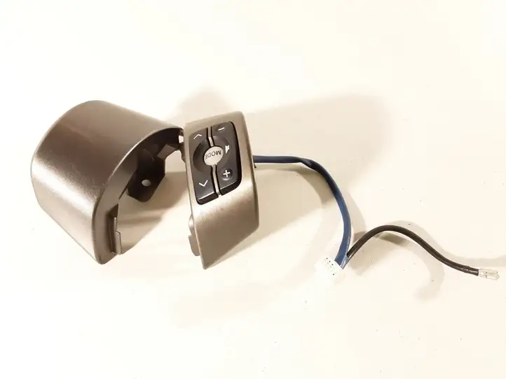 Toyota Yaris (2009 - 2012) 9900M91 Кнопки на рулевом колесе — фото 2