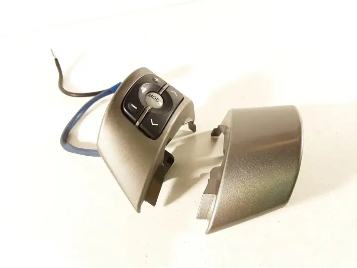 Toyota Yaris (2009 - 2012) 9900M91 Кнопки на рулевом колесе — фото 3