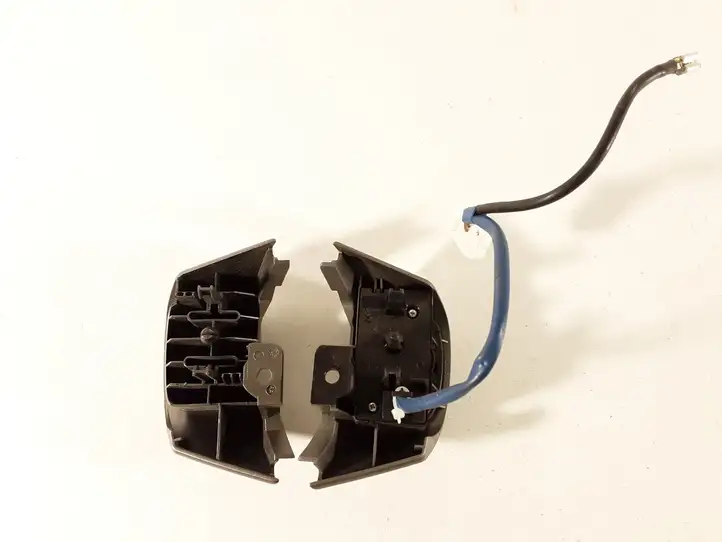 Toyota Yaris (2009 - 2012) 9900M91 Кнопки на рулевом колесе — фото 4