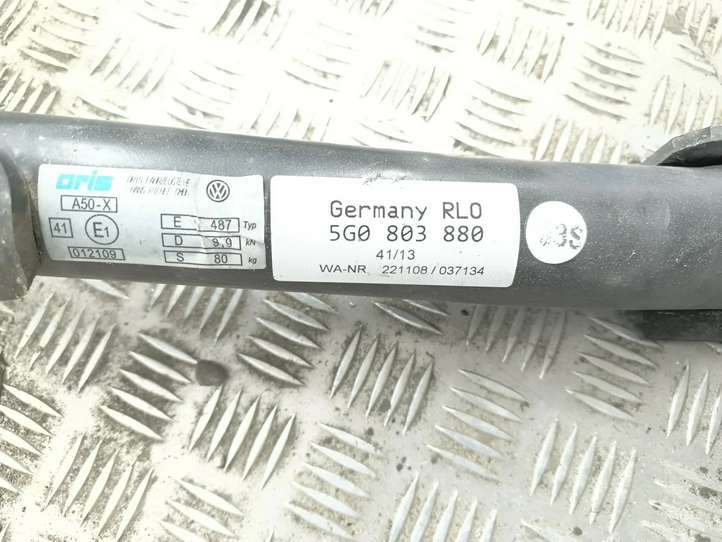 Volkswagen Golf VII (2013 - 2019)  5G0803880 Съемный крюк