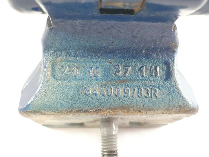 Nissan NV350 (2012 - 2019)  844009783R Нижняя петля багажной двери