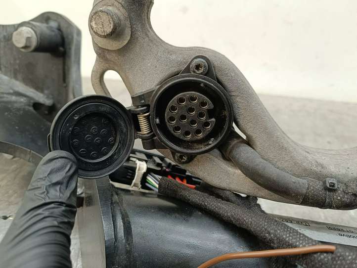Volkswagen Touareg I (2002 - 2010)  760803881G Комплект крюка