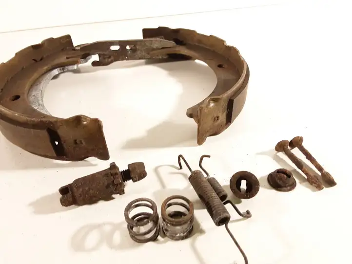 Toyota Verso (2009 - 2012) Колодки ручного тормоза — фото 3