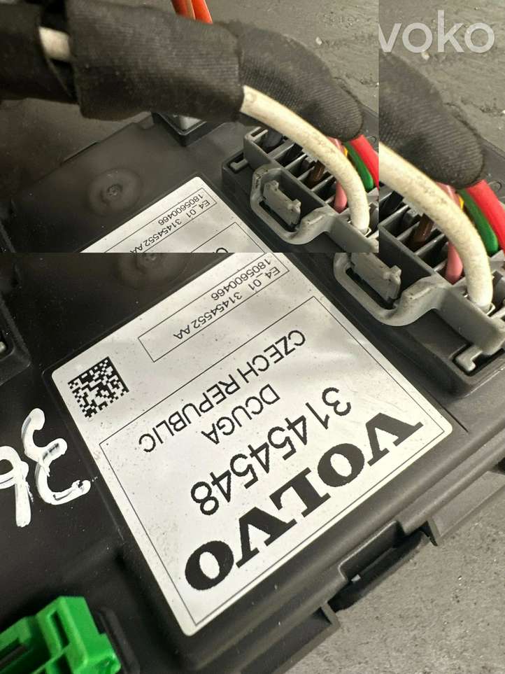 Volvo XC60 (2017 - )  31439393 Комплект крюка
