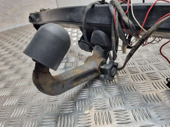 Volkswagen Touareg I (2002 - 2010)  7L0092155A Съемный крюк