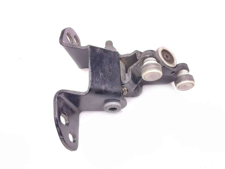 MAN TGE 1 Gen (2003 - 2020)  7C0843303 Средняя направляющая ролика / средний шарнир