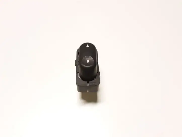 Mazda Tribute (2000 - 2004) E1006637YA Кнопка стеклоподъемников — фото 1