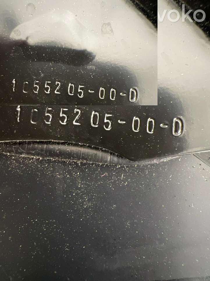 Tesla Model X (2015 - 2021)  105520500D Маленькое стекло 