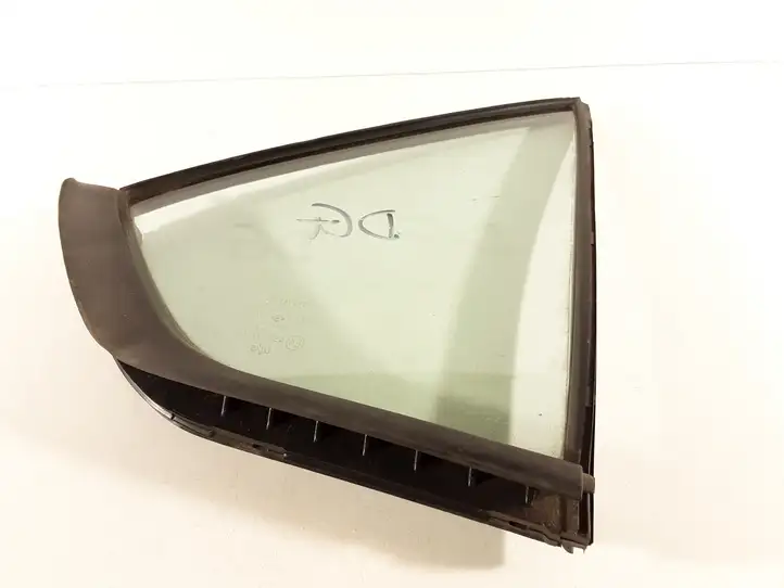 Toyota Prius (XW10) (1997 - 2003) 6818847010 Форточка двери — фото 2