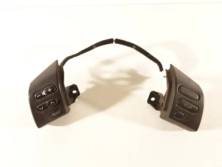 Toyota Corolla Verso AR10 (2004 - 2009) Кнопки на рулевом колесе — фото 1