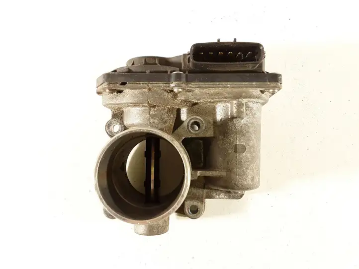 Toyota Yaris (2009 - 2012) 261000N030 Дроссельная заслонка — фото 1