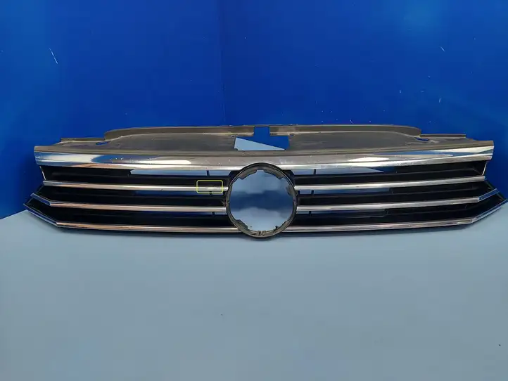Volkswagen PASSAT B8 (2015 - ) 3G0853651J Верхняя решетка радиатора — фото 1